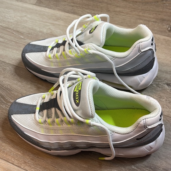 Nike Air Max 95 Recraft (GS) - Picture 2 of 6